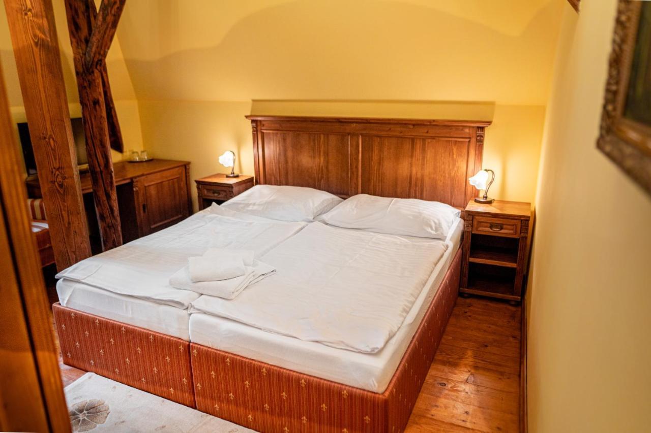 Penzion Cosmopolitan Ii. Banska Stiavnica Room photo