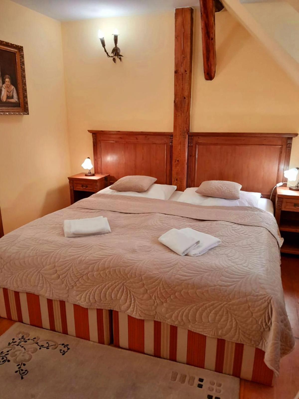 Penzion Cosmopolitan Ii. Banska Stiavnica Exterior photo