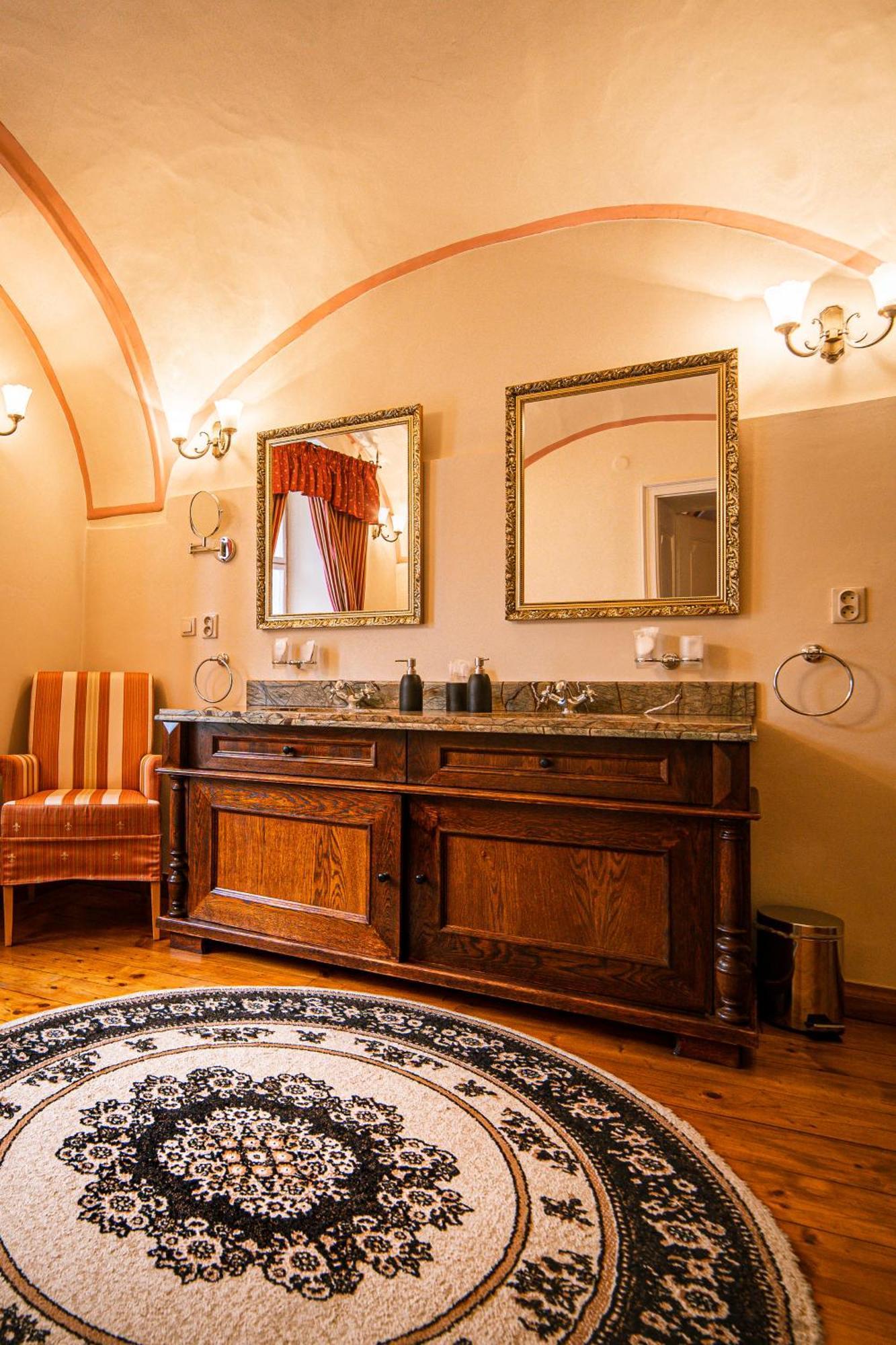 Penzion Cosmopolitan Ii. Banska Stiavnica Room photo