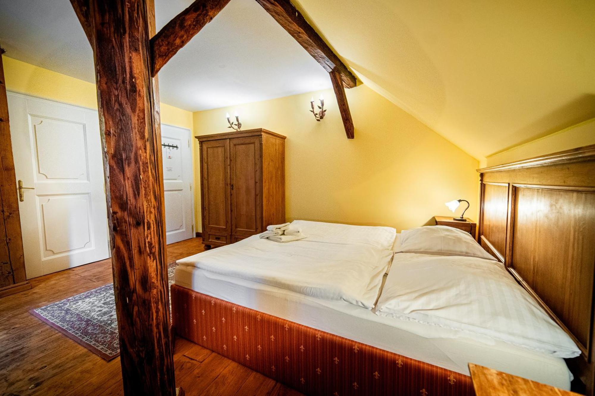 Penzion Cosmopolitan Ii. Banska Stiavnica Room photo