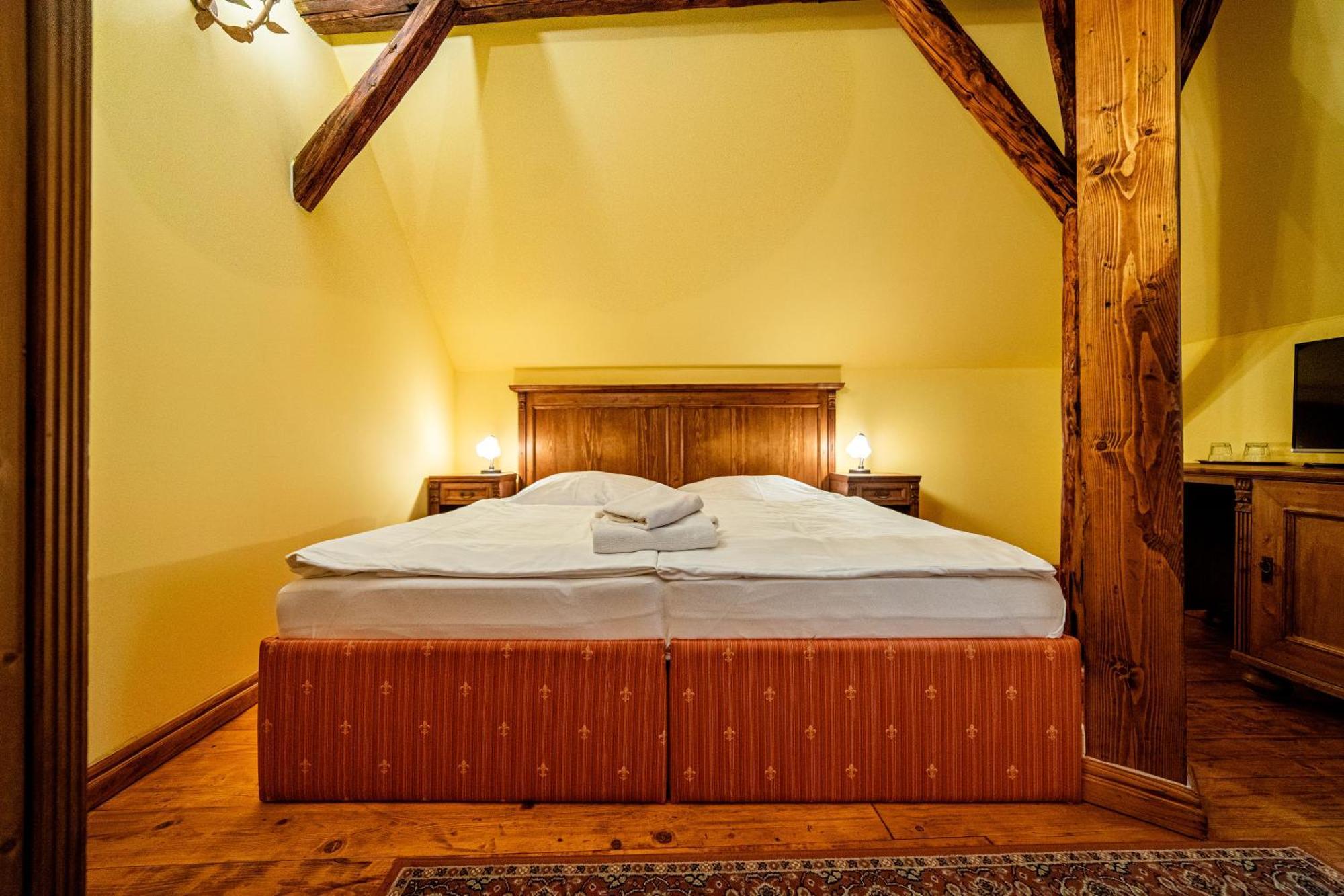 Penzion Cosmopolitan Ii. Banska Stiavnica Room photo