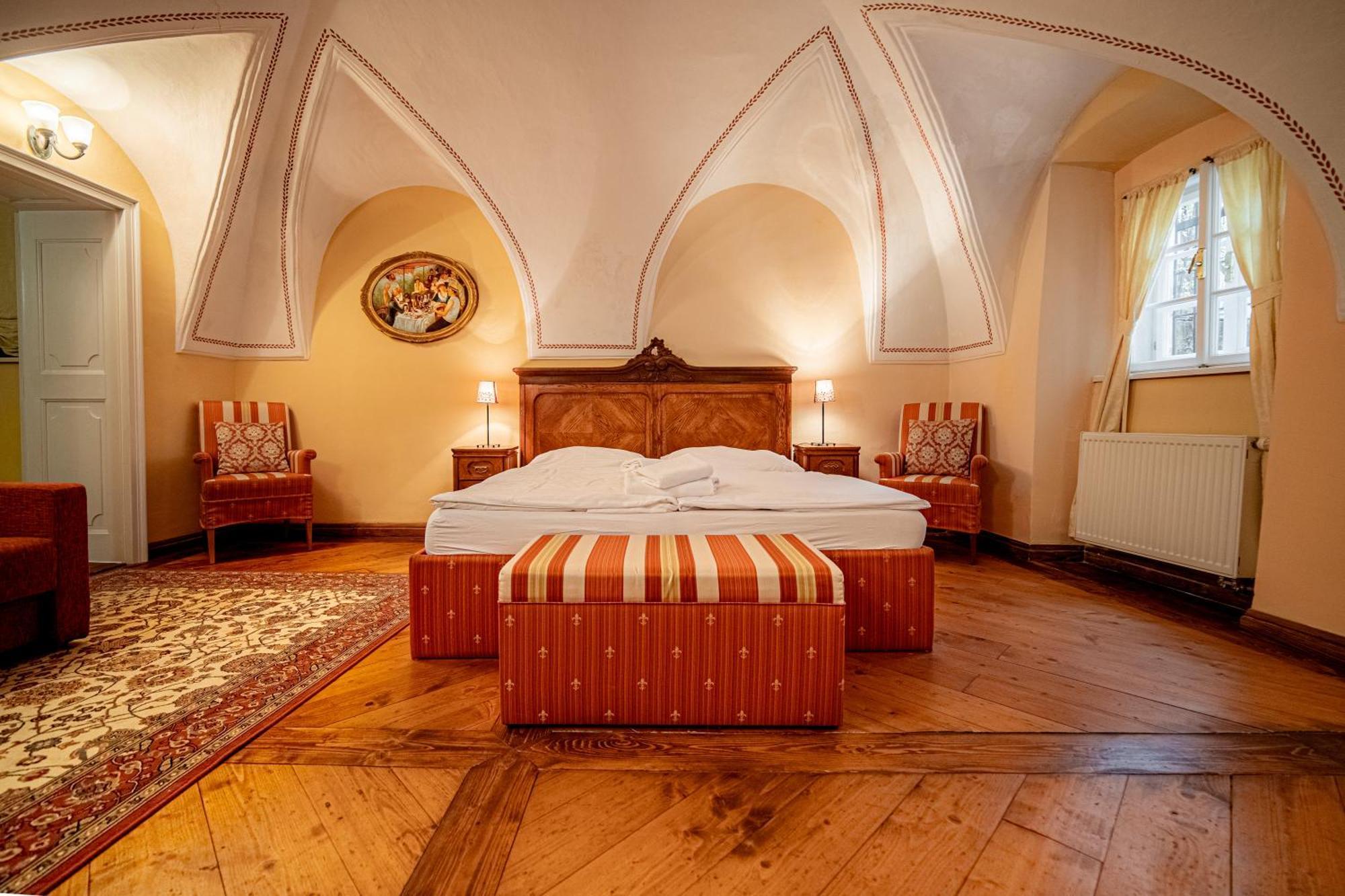 Penzion Cosmopolitan Ii. Banska Stiavnica Room photo